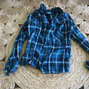 Plaid ruffled shirt